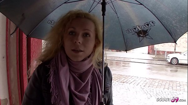 Mature Seduce to Fuck for Cash at real Public Street Casting German