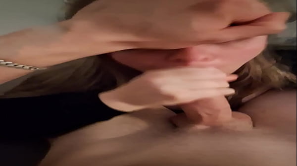 Thick German Teen gives Blowjob and gets Cumshot in Mouth